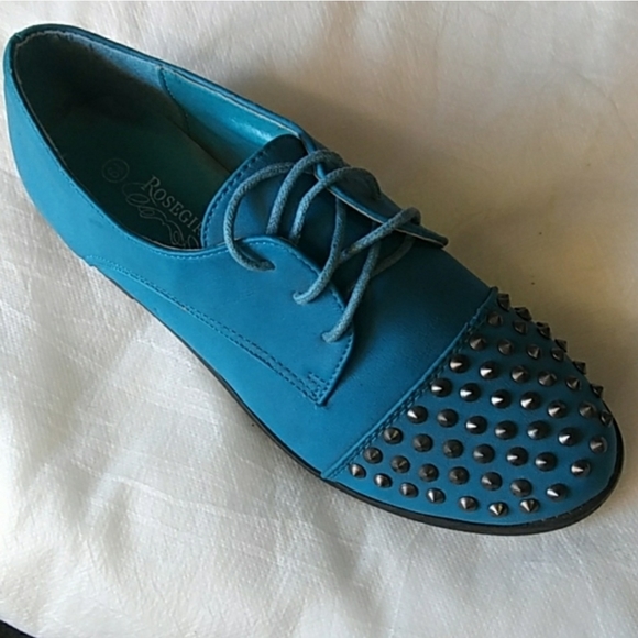 Women's studded turquoise shoes size 8 - Picture 2 of 6
